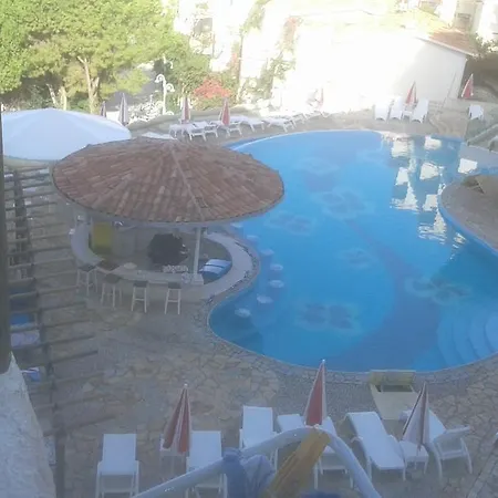 Valentino Bouganville Bay *