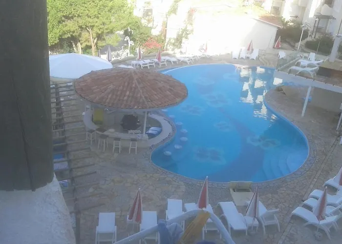 Valentino Bouganville Bay *